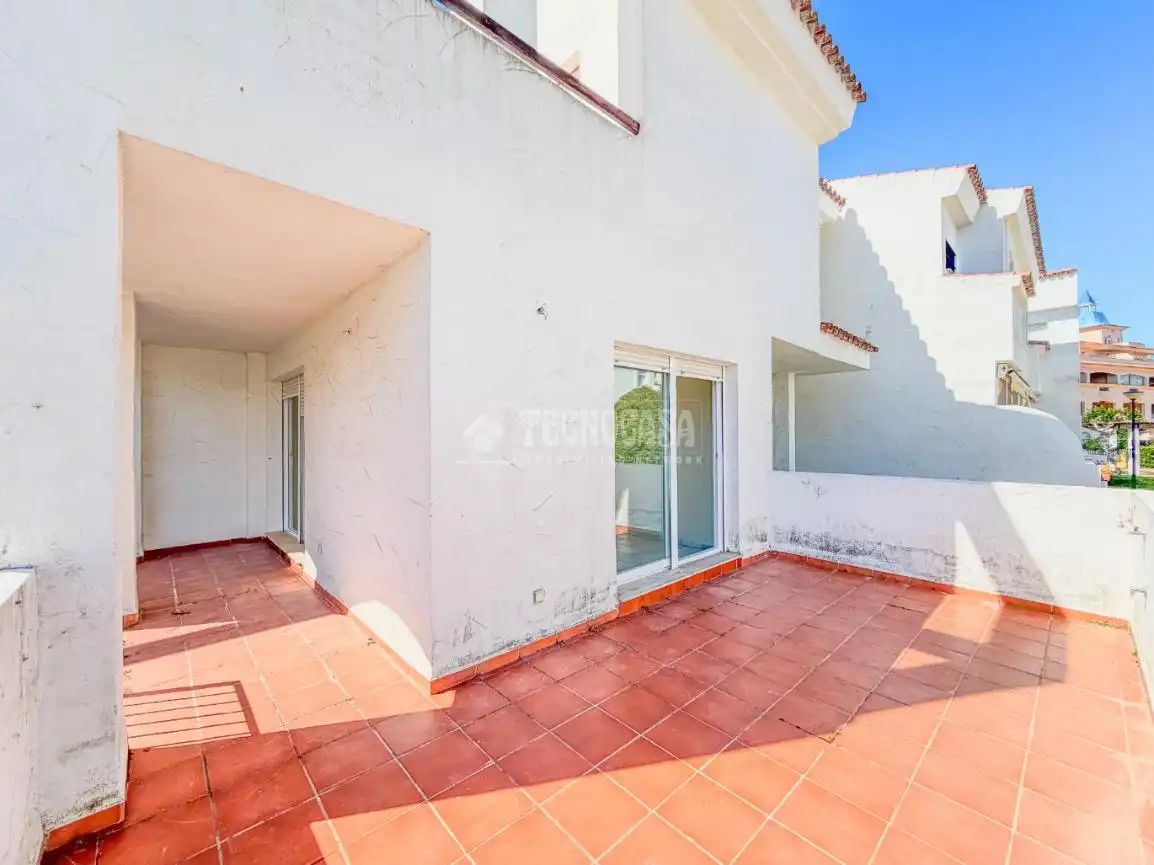 Terrasse von Einfamilien-Reihenhaus zum Verkauf in Rota mit Klimaanlage, Terrasse und Abstellraum