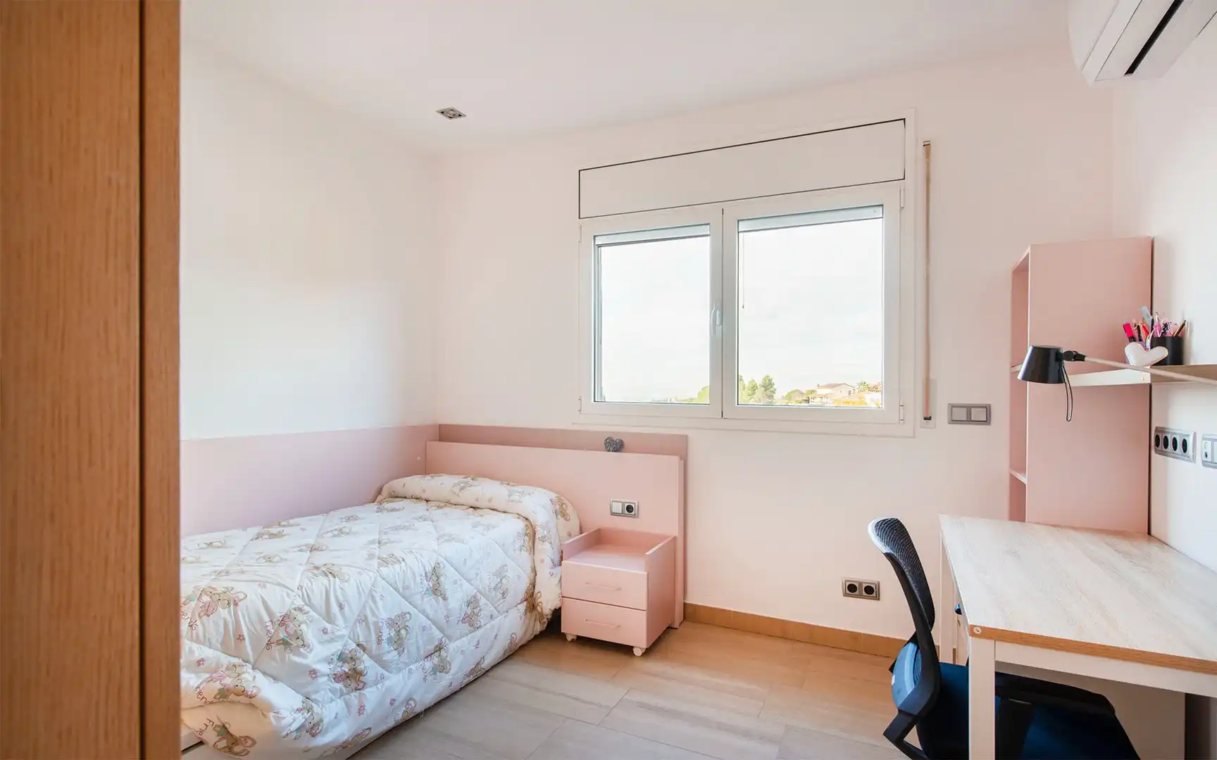 Bedroom of Houses for sale in Martorelles  with Air Conditioner, Heating and Private garden