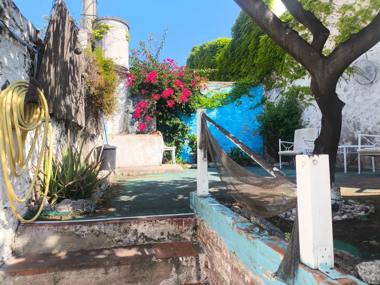Vista exterior de Casa adosada en venta en Caldes d'Estrac con Calefacción, Parquet y Amueblado