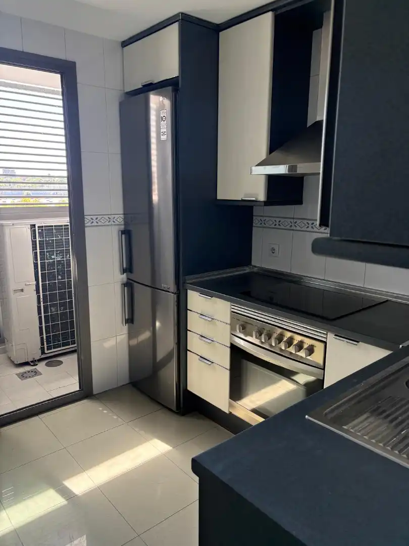 Kitchen of Flat for rent in Madrid  with Air Conditioner, Heating and Storage room