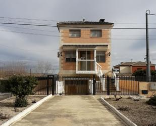 Vista exterior de Casa o xalet en venda en Villena amb Calefacció, Jardí privat i Traster