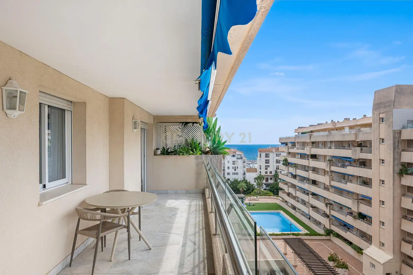 Mini appartamento con piscina in vendita a Calle Ramón Areces, Marbella, Spain Marina Banús 2, imagen 28