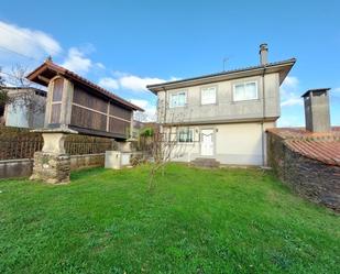 Vista exterior de Casa o xalet en venda en Arzúa amb Calefacció, Jardí privat i Balcó