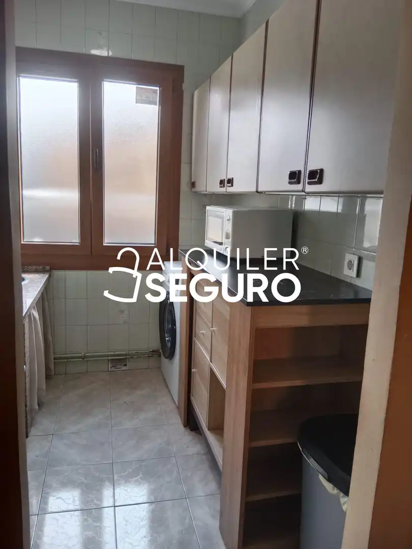 Küche von Wohnung zur Miete in Oviedo  mit Heizung, Terrasse und Möbliert