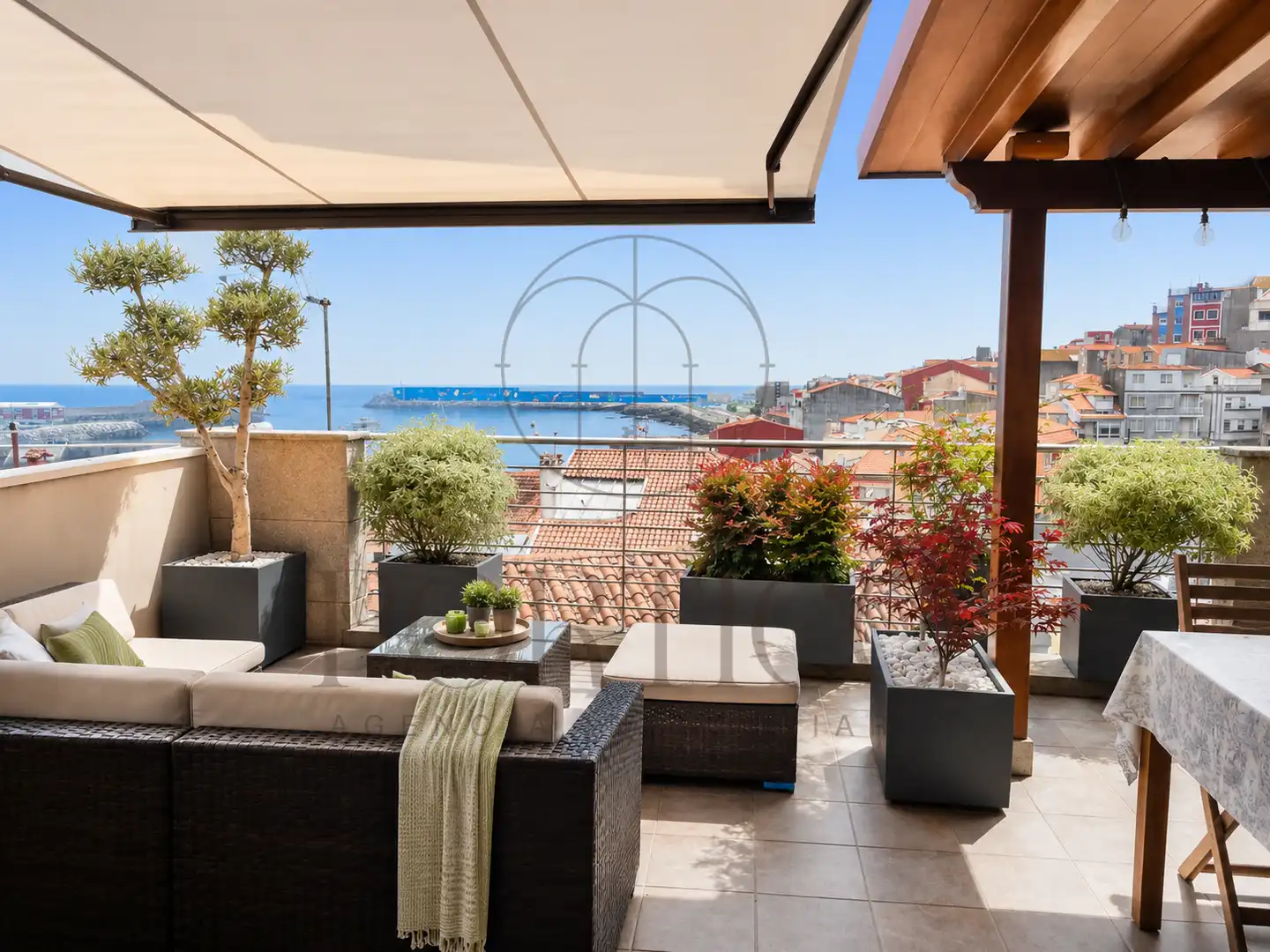 Terraza de Ático de alquiler en A Guarda   con Calefacción, Terraza y Amueblado