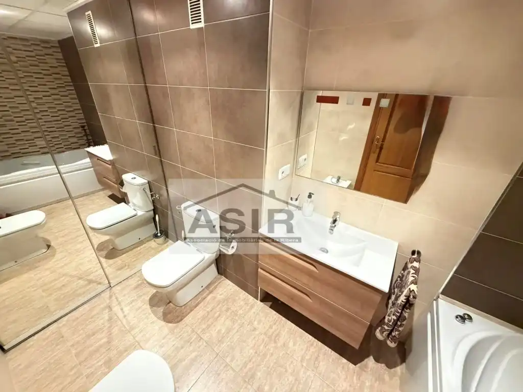 Bathroom of Houses for sale in Alzira  with Air Conditioner and Terrace