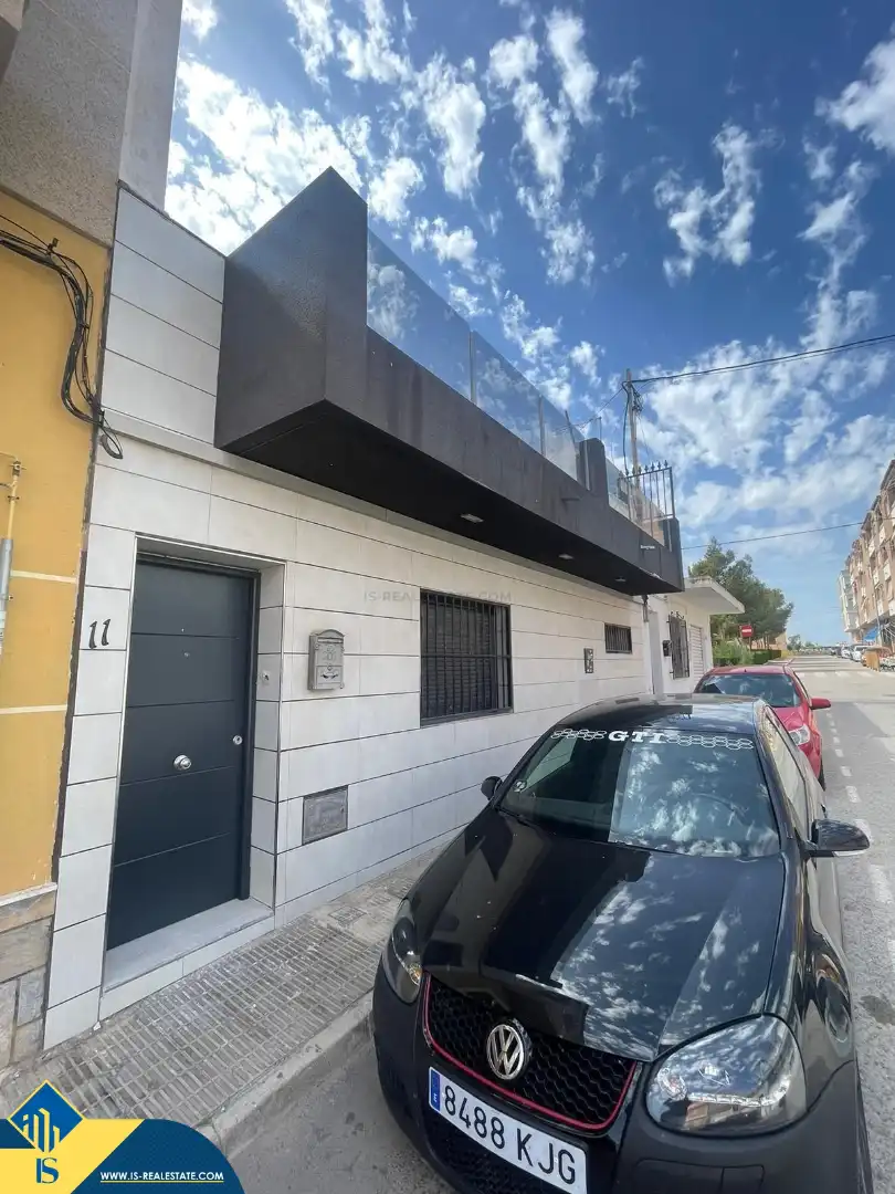 Casa en venda a Los Montesinos