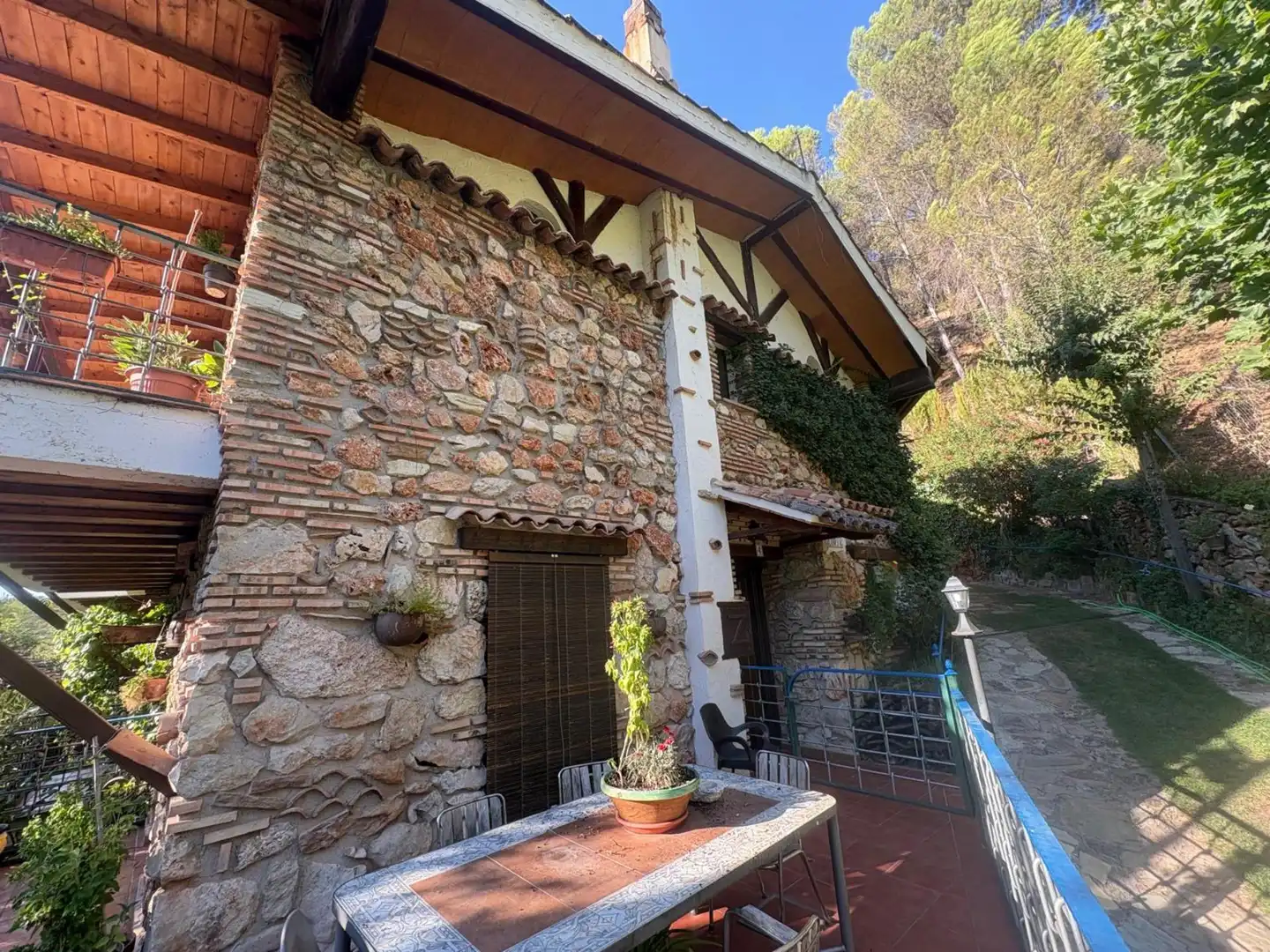 Vista exterior de Finca rústica en venta en Benatae con Calefacción, Jardín privado y Piscina
