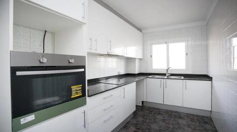 Foto 4 de Apartament en venda a Carrer Angel Guimera, Centre, Salt