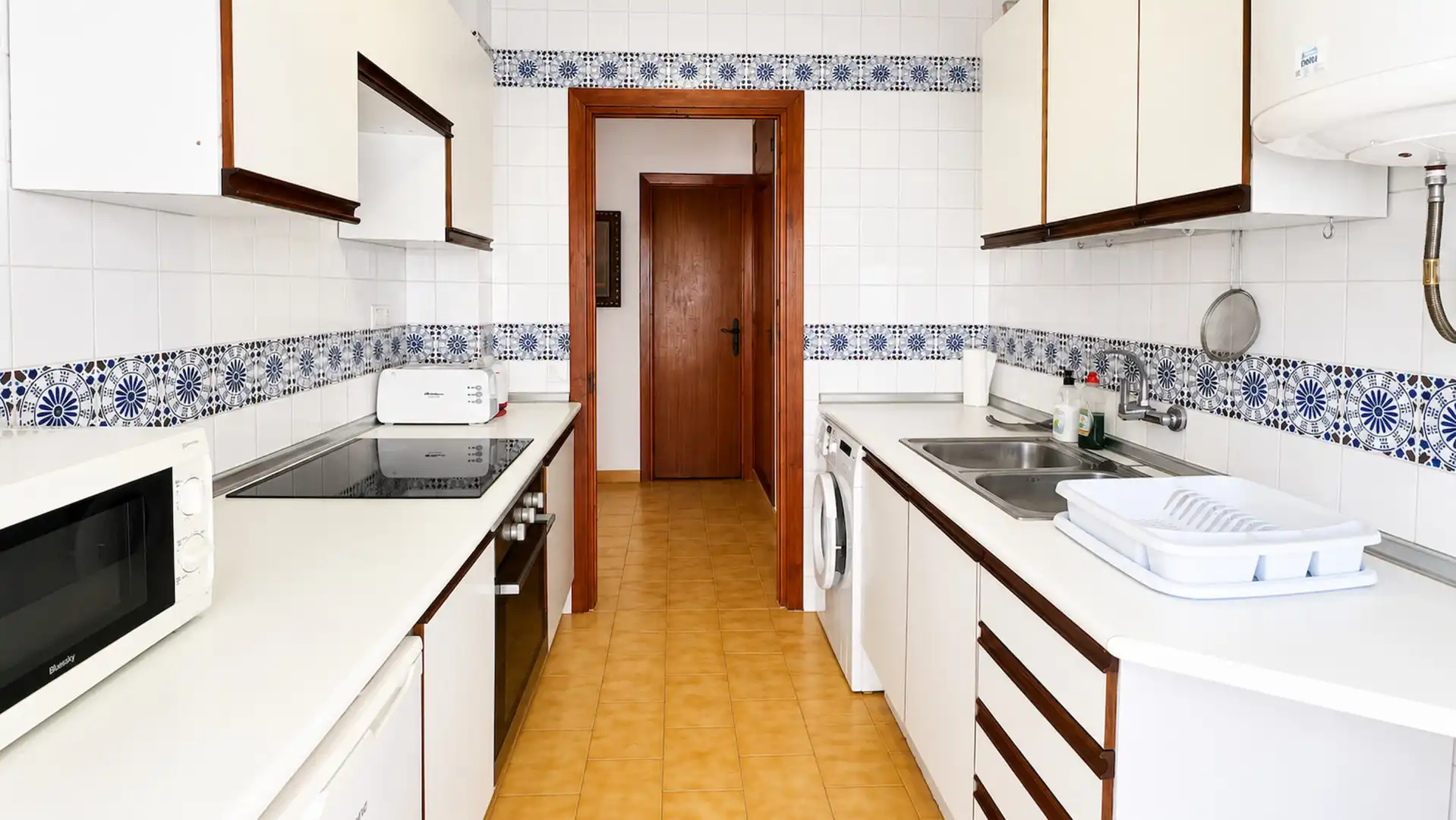 Küche von Wohnungen zum Verkauf in Manilva mit Terrasse, Schwimmbad und Möbliert