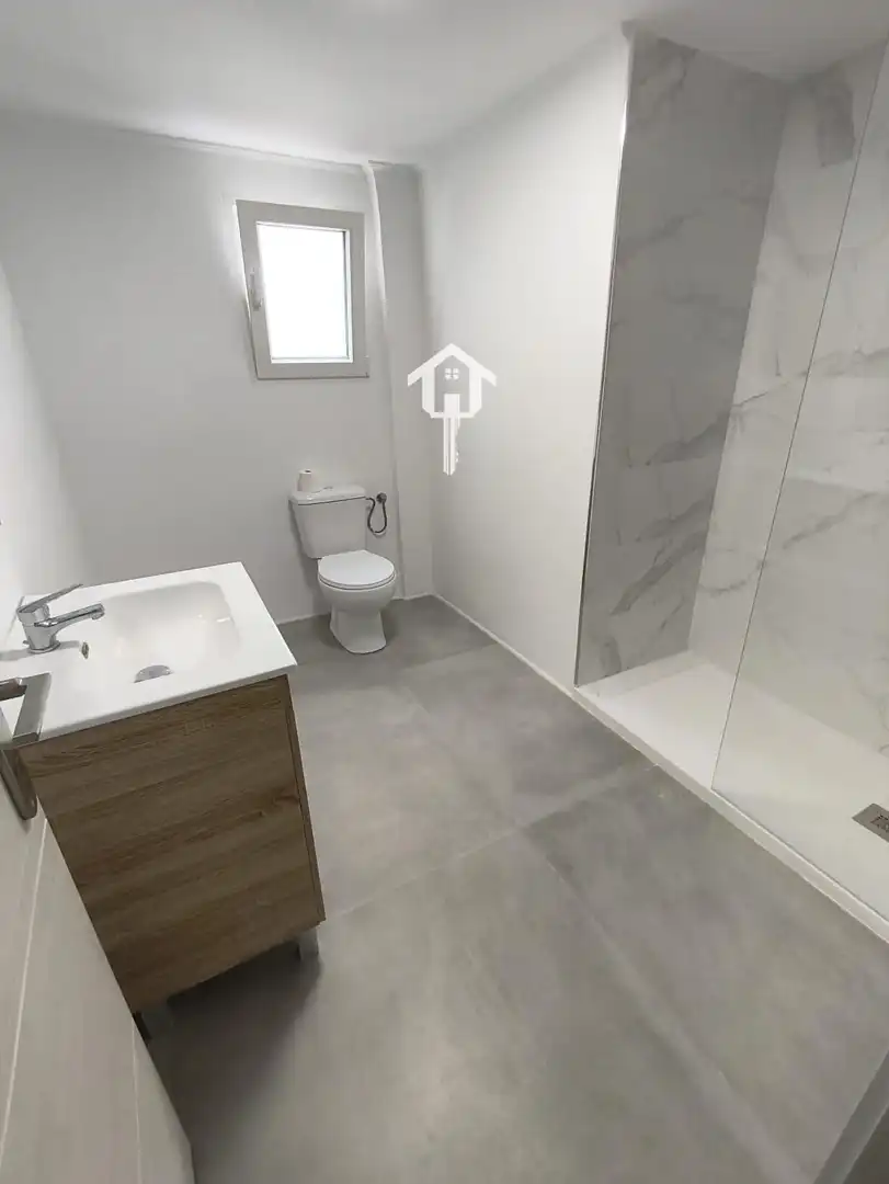Bathroom of Flat for sale in Alicante / Alacant  with Balcony