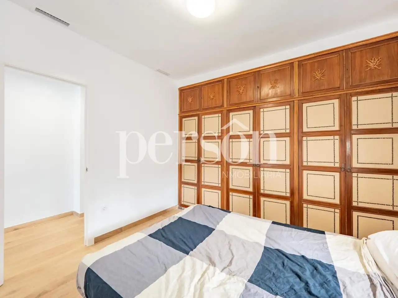 Schlafzimmer von Wohnung zur Miete in Valencia mit Klimaanlage, Terrasse und Möbliert
