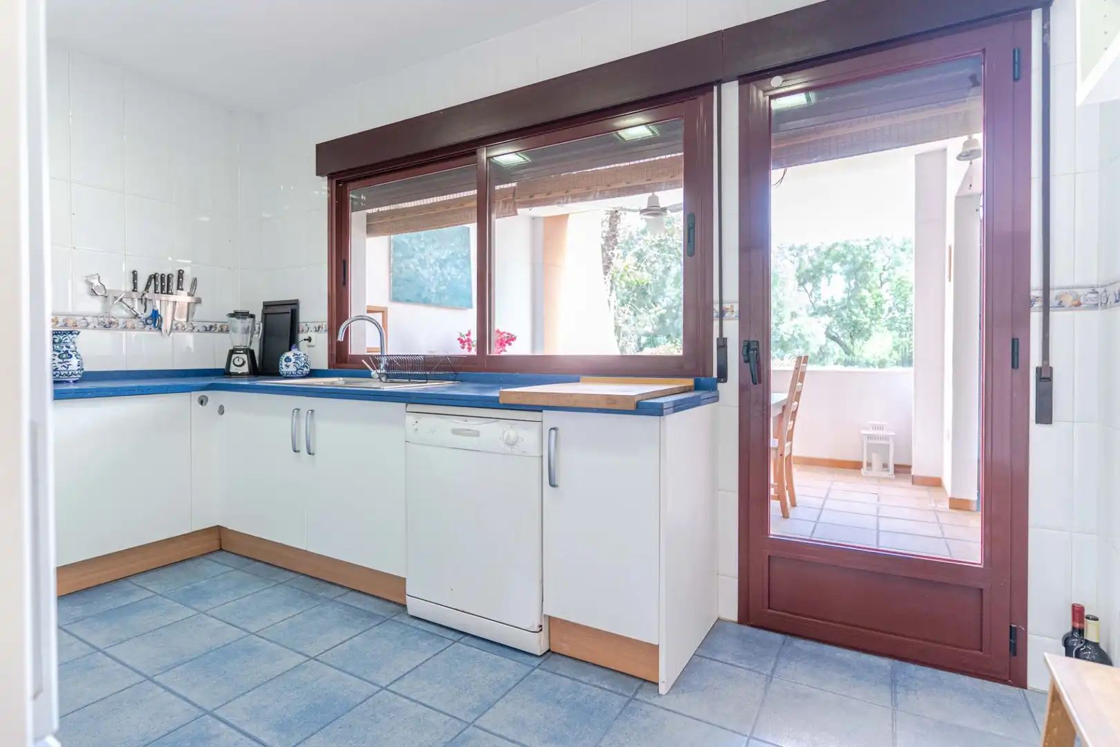Cuina de Casa o xalet en venda en Motril amb Aire condicionat, Calefacció i Jardí privat