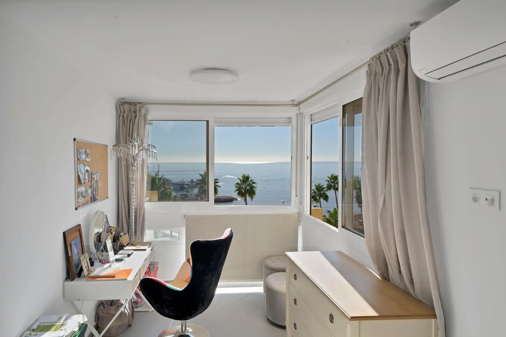 Habitación de Apartamento en venta en Marbella con Calefacción, Terraza y Piscina comunitaria