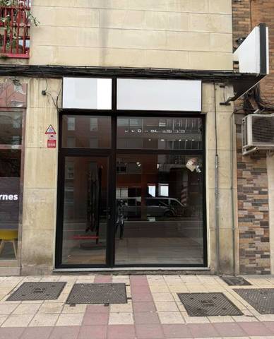 Local comercial en Alquiler en Puente Colgante en Plaza de Toros