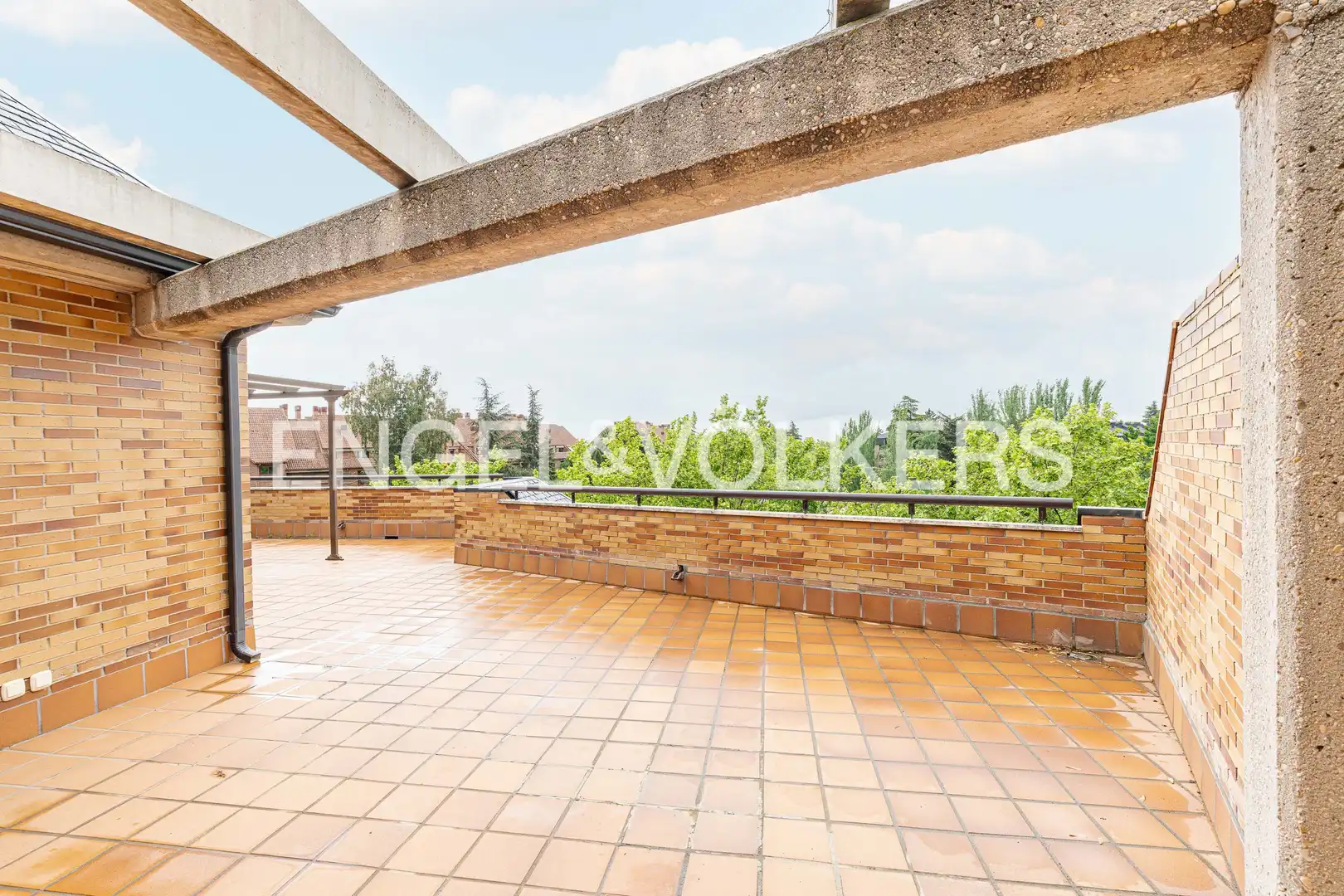 Terraza de Ático en venta en Majadahonda con Aire acondicionado, Calefacción y Parquet