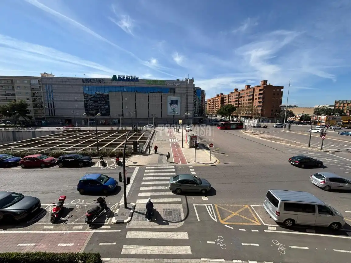 Vista exterior de Pis en venda en Valencia amb Aire condicionat
