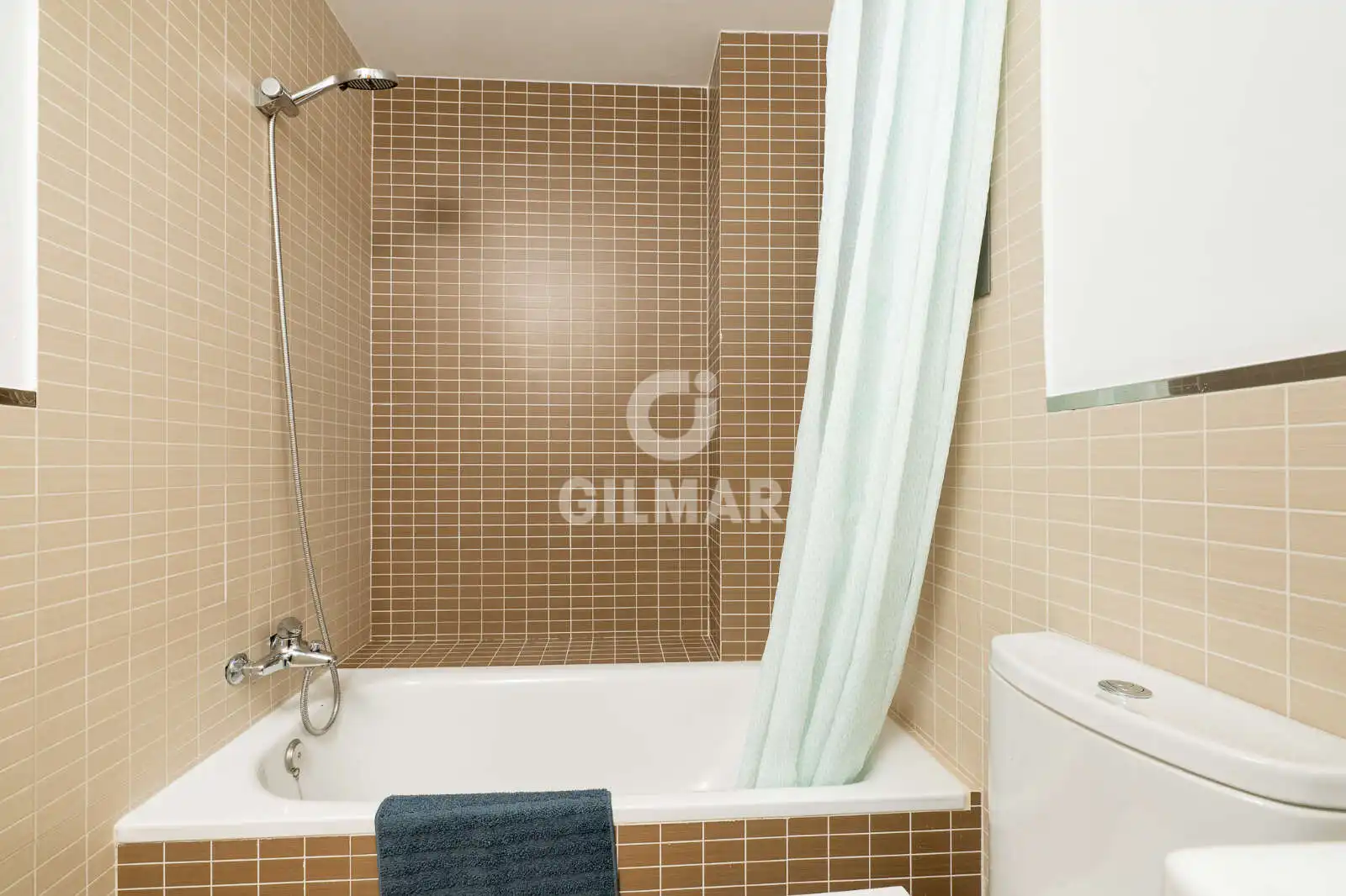 Bany de Casa o xalet en venda en Conil de la Frontera amb Jardí privat, Piscina i Moblat