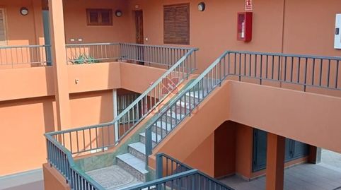 Foto 2 de Piso en venta en Arenales, Los Cristianos, Arona