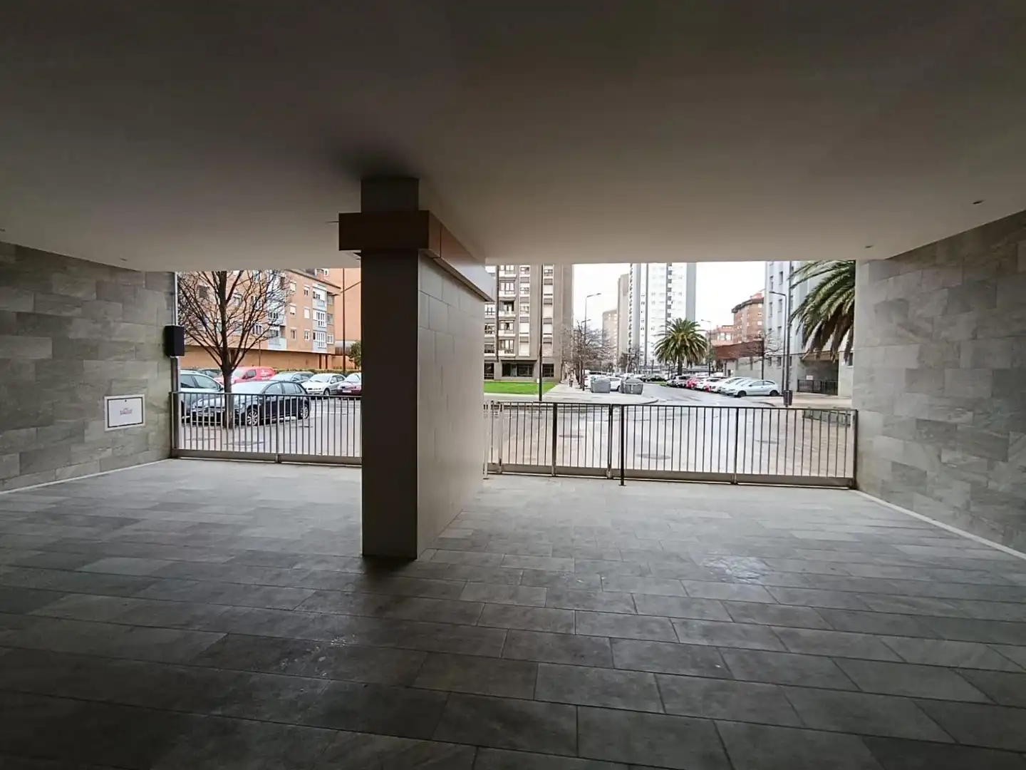 Pis en venda en Gijón  amb Calefacció, Parquet i Traster