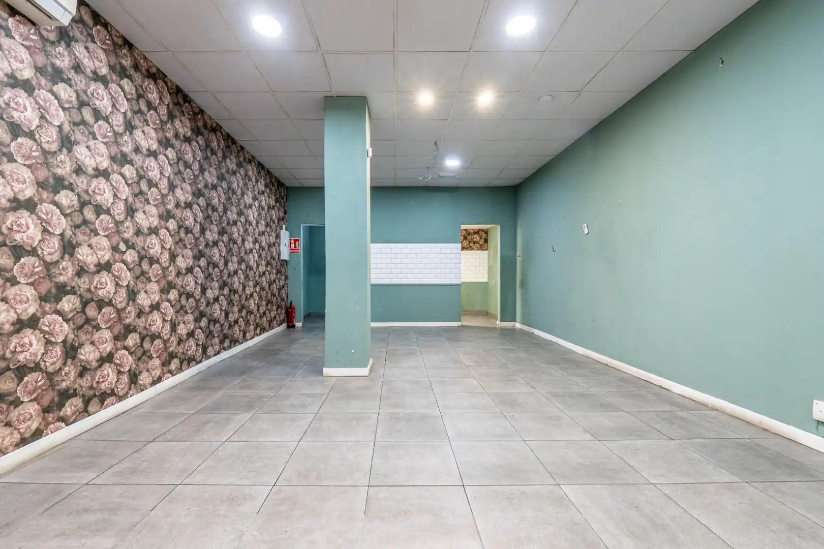 Local en venta en Armilla con Aire acondicionado