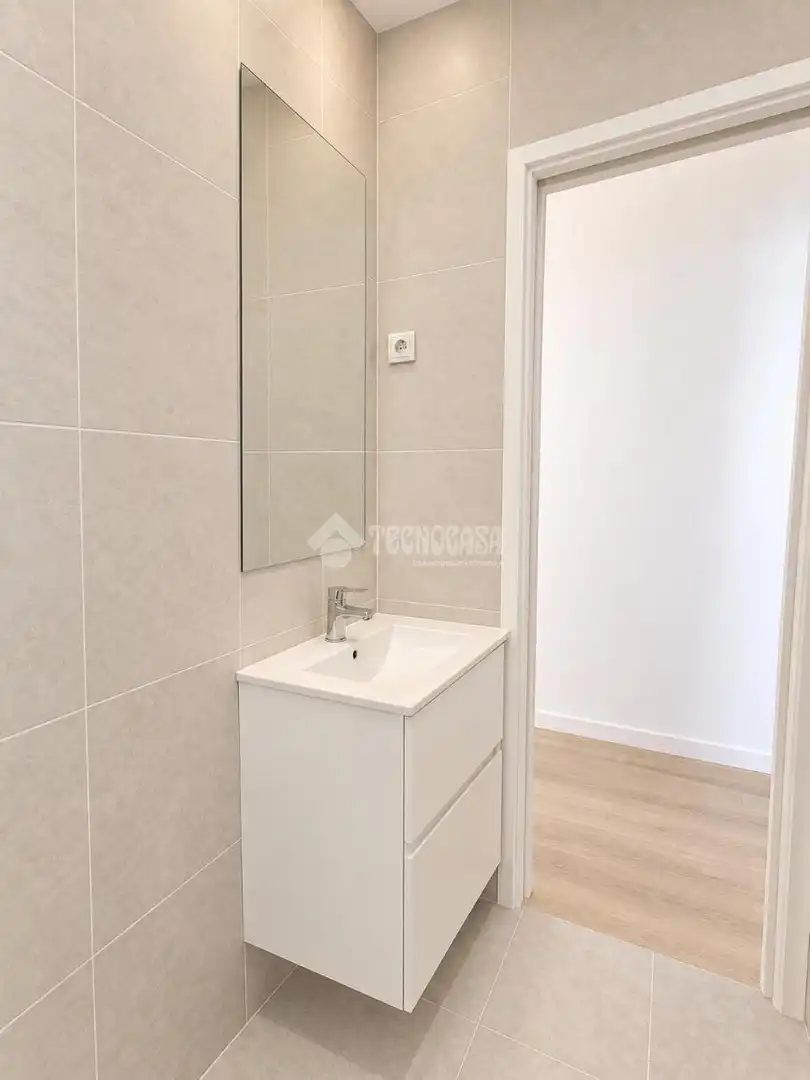 Baño de Casa adosada en venta en Alcalá de Henares con Aire acondicionado y Trastero