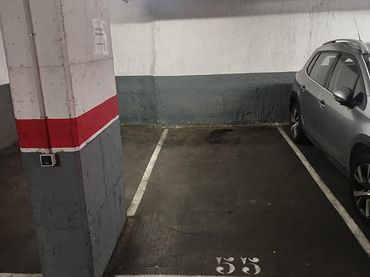 Plaça d'aparcament individual en venda a Nou Barris