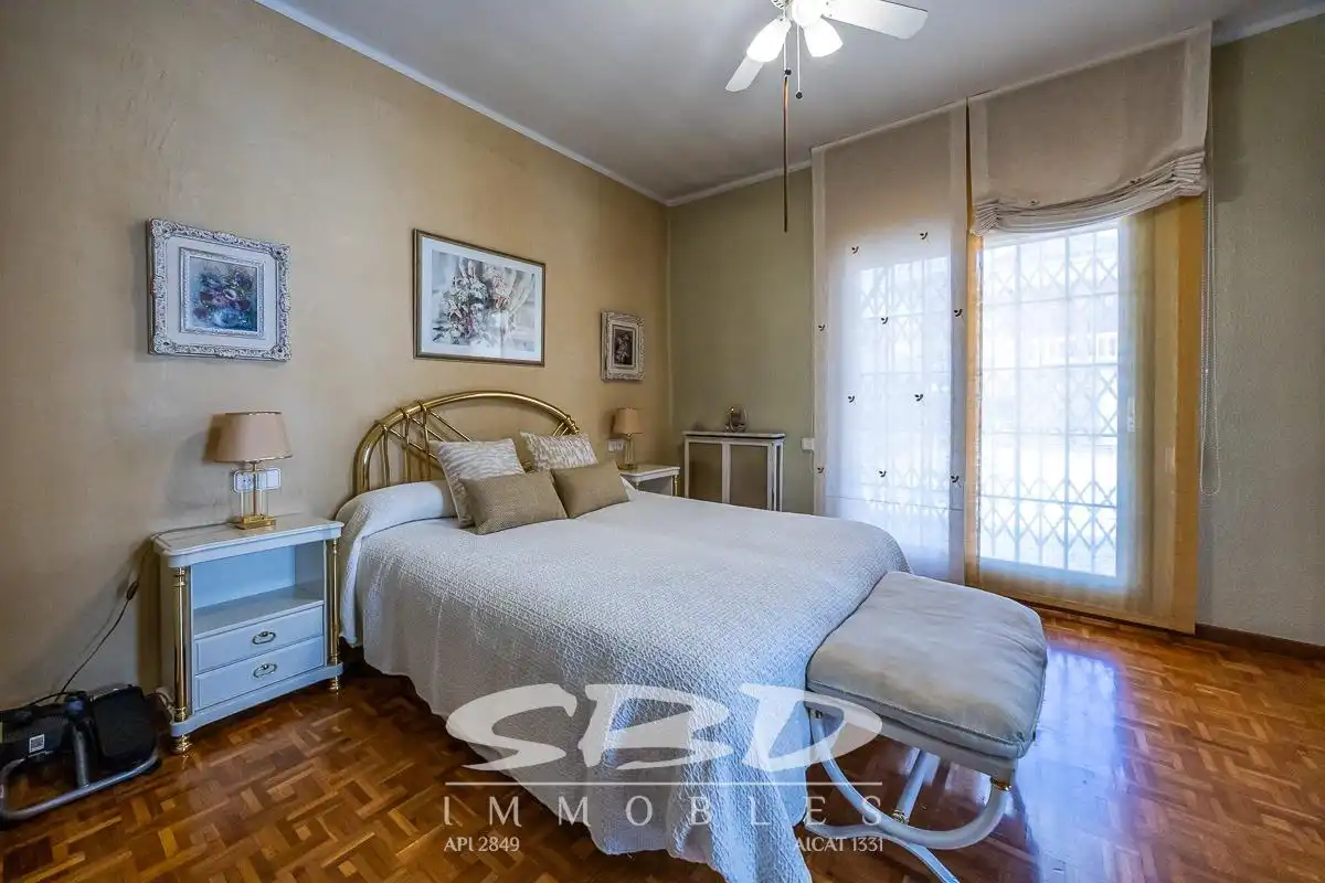 Dormitori de Casa o xalet en venda en Barberà del Vallès amb Aire condicionat, Calefacció i Terrassa