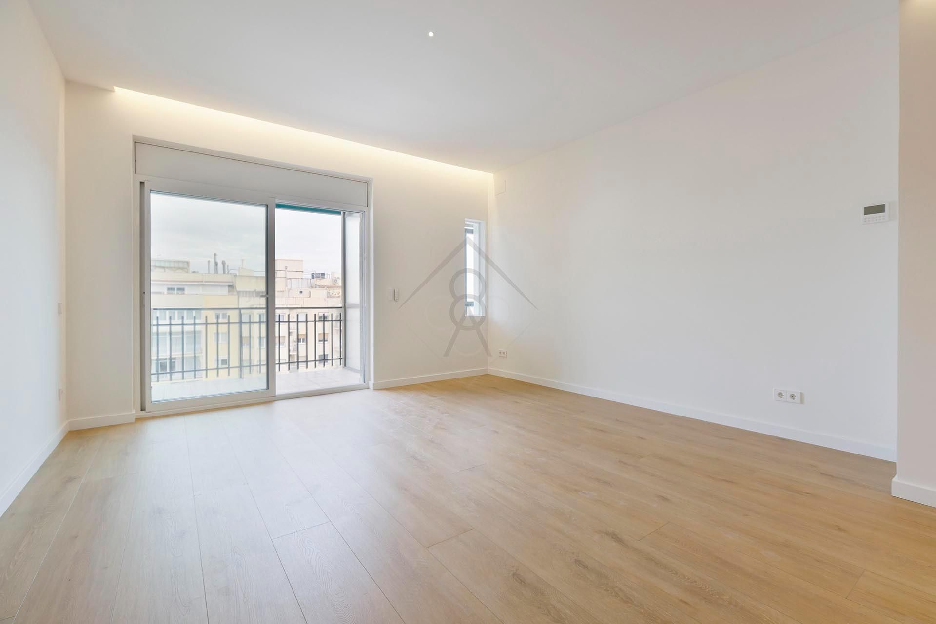 Living room of Flat for sale in  Barcelona Capital  with Parquet flooring and Terrace