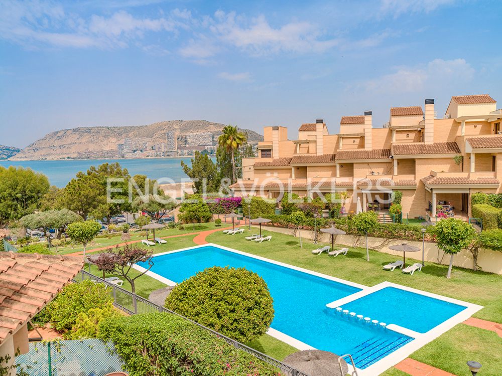Exterior view of Single-family semi-detached for sale in Alicante / Alacant  with Air Conditioner, Heating and Private garden