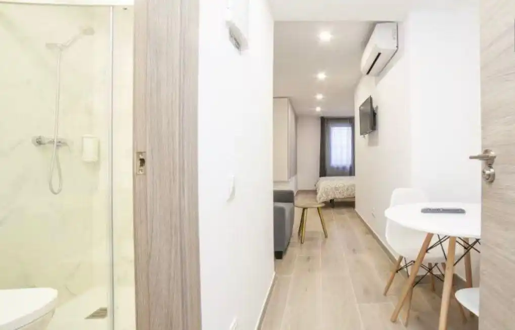 Dormitori de Dúplex en venda en L'Hospitalet de Llobregat amb Aire condicionat, Calefacció i Parquet
