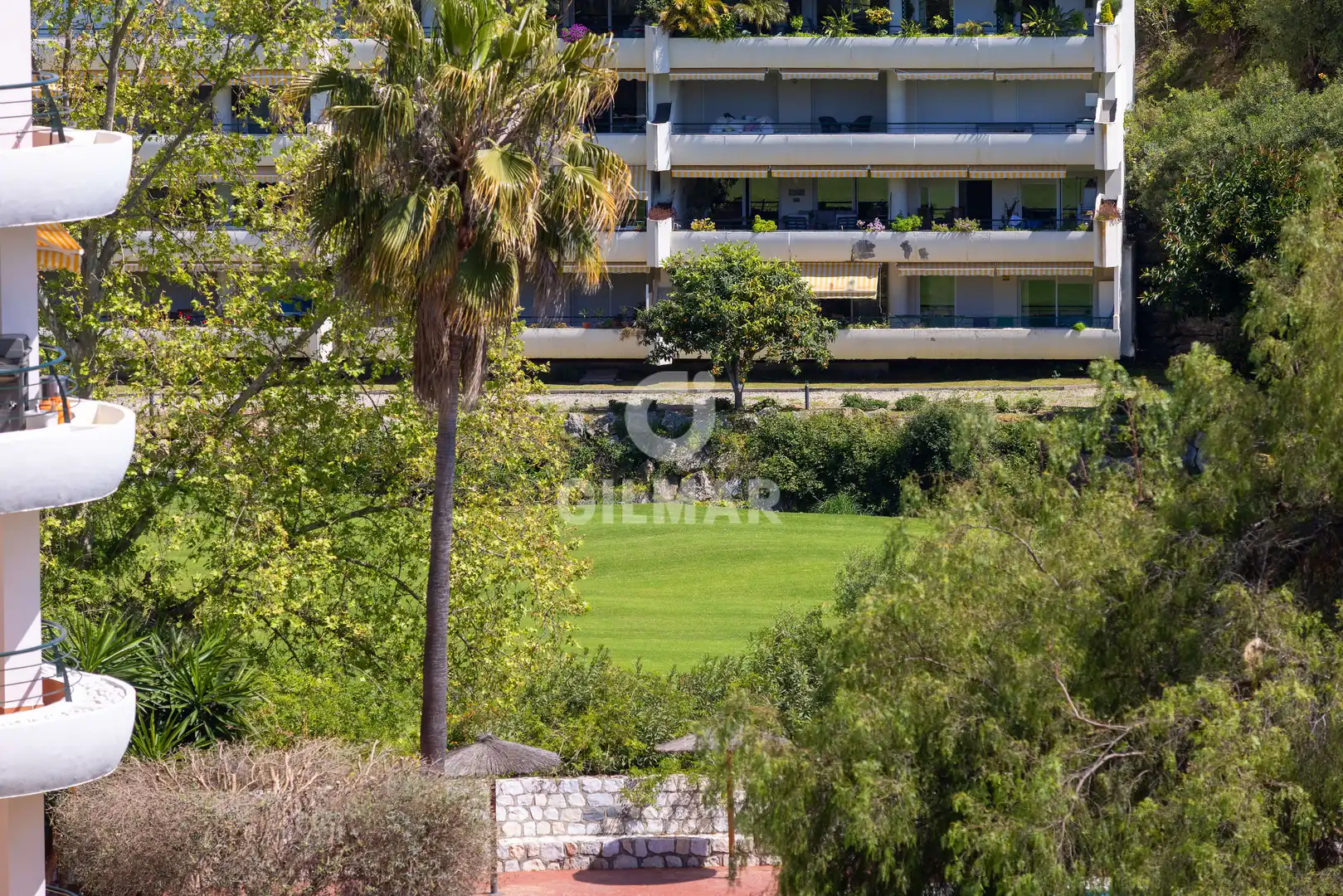 Jardí de Dúplex en venda en Marbella amb Piscina i Balcó