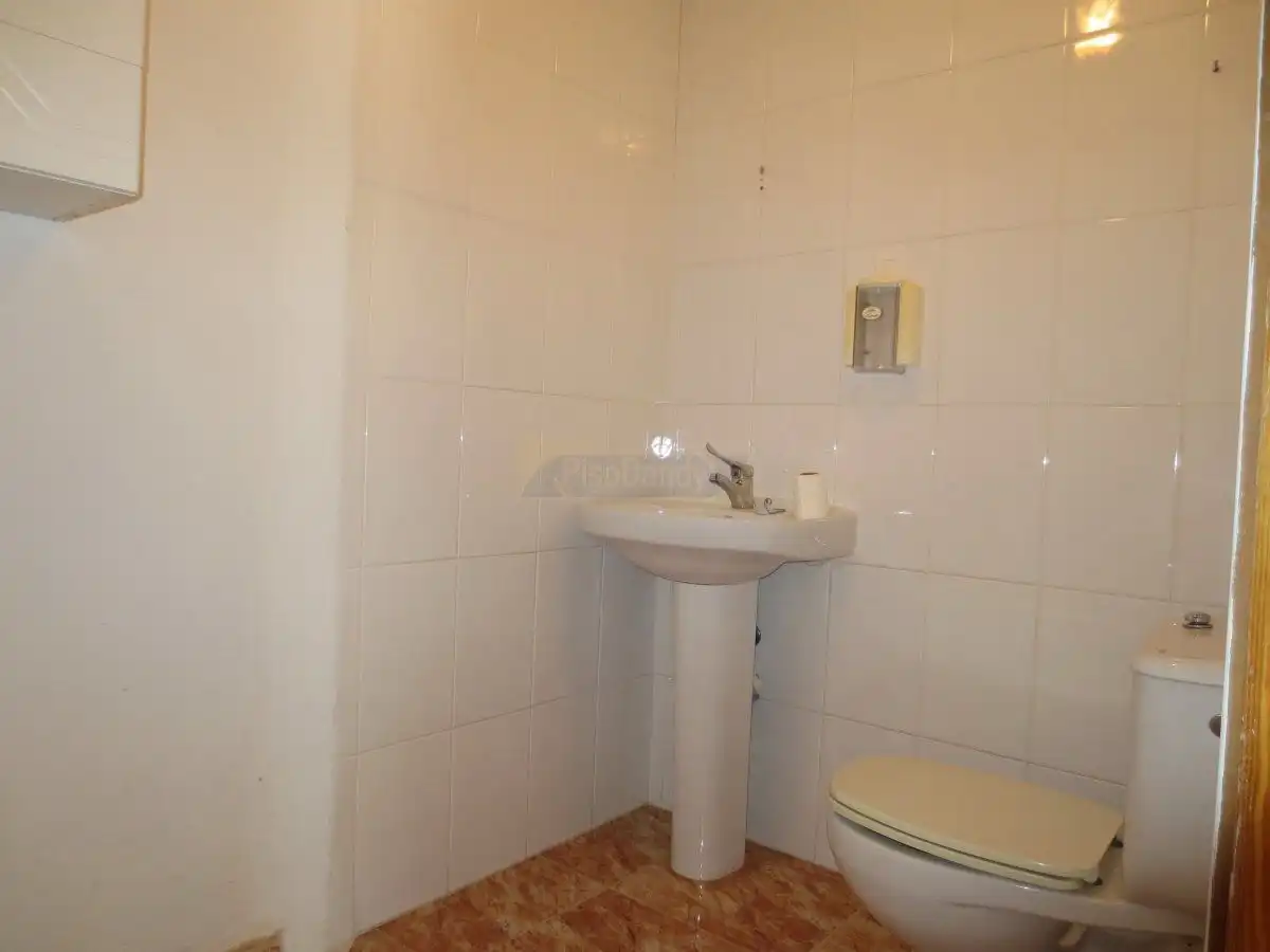 Badezimmer von Geschaftsraum zur Miete in Murcia