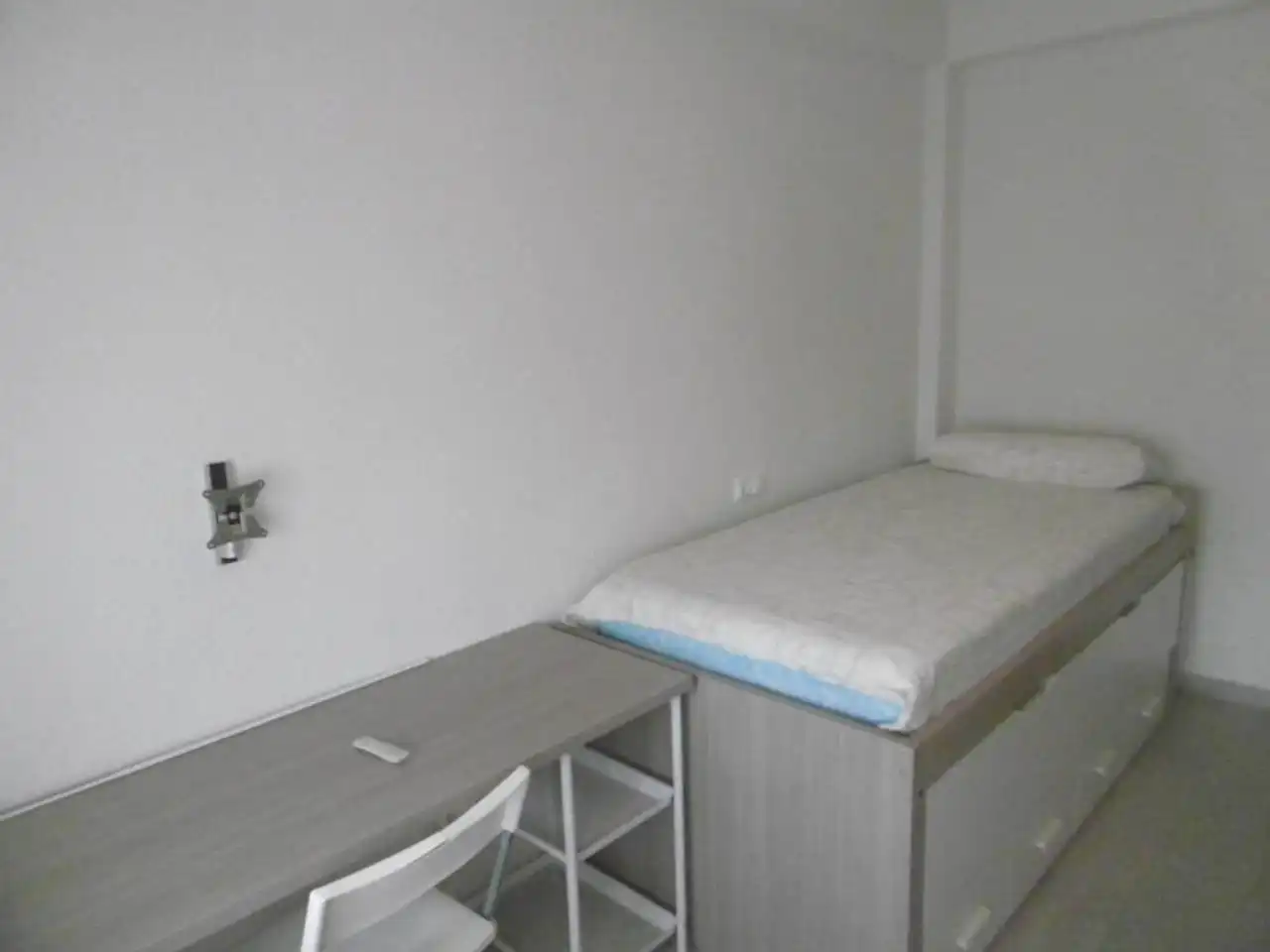 Bedroom of Flat for rent in Almería  with Air Conditioner, Terrace and Furnished