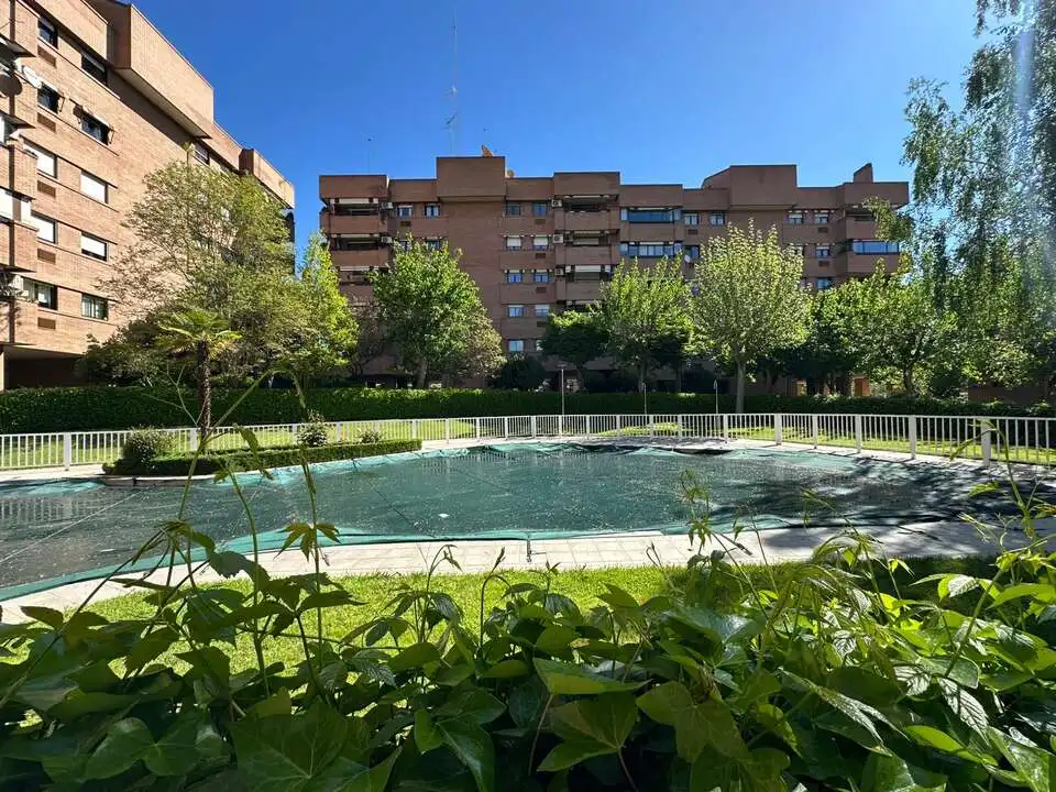 Schwimmbecken von Wohnung zum Verkauf in Toledo mit Klimaanlage, Heizung und Privatgarten