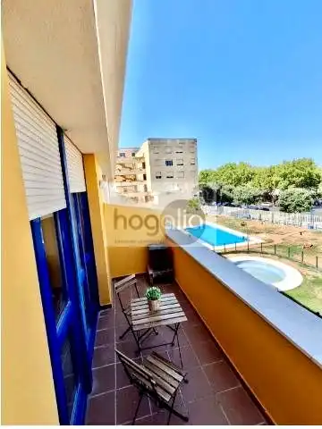 Piscina de Estudio de alquiler en Sevilla con Aire acondicionado, Terraza y Piscina