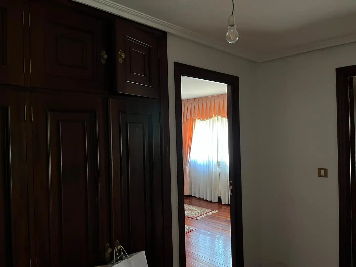 Dormitori de Casa o xalet en venda en Vigo  amb Calefacció, Jardí privat i Parquet