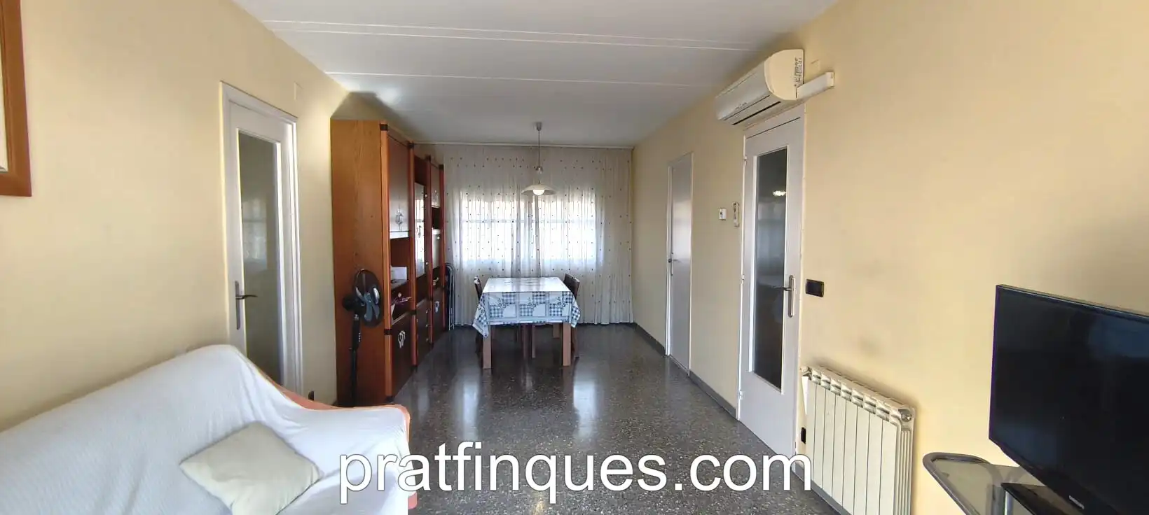 Außenansicht von Wohnung zum Verkauf in El Prat de Llobregat mit Klimaanlage, Heizung und Ofen