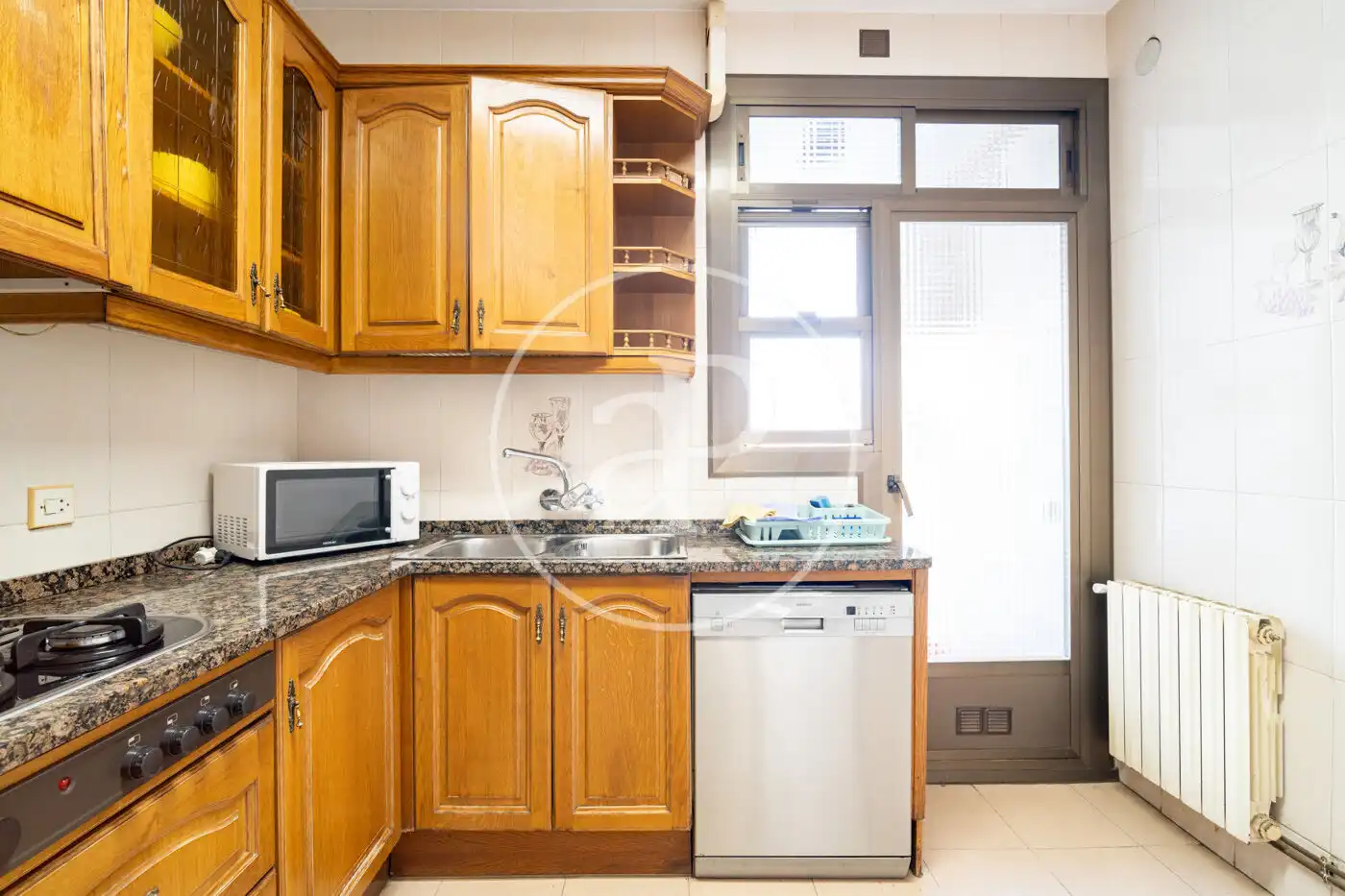 Cocina de Piso de alquiler en Barcelona con Calefacción, Terraza y Amueblado