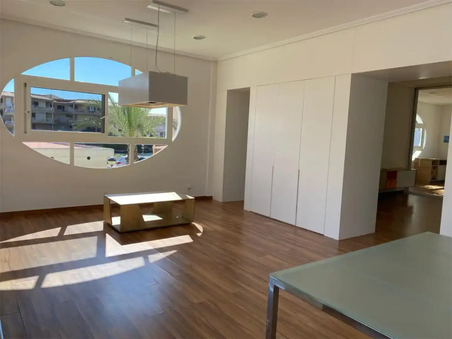 Wohnzimmer von Geschaftsraum zur Miete in La Manga del Mar Menor mit Klimaanlage und Parkett