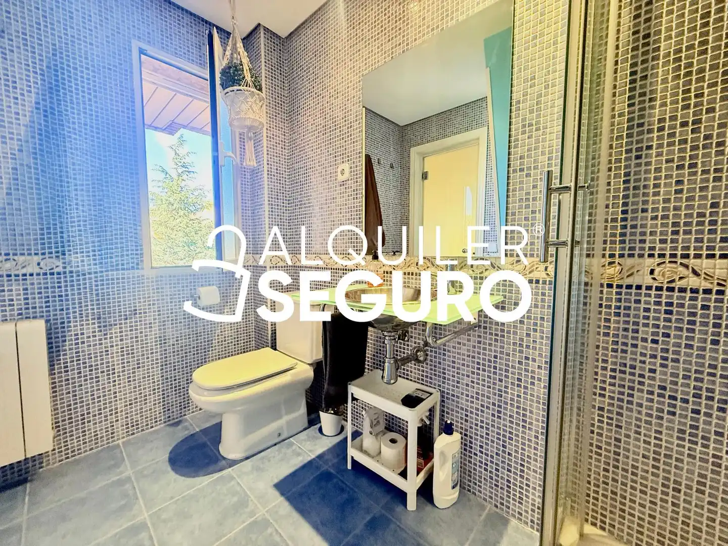 Baño de Piso de alquiler en Madrid con Aire acondicionado, Calefacción y Piscina