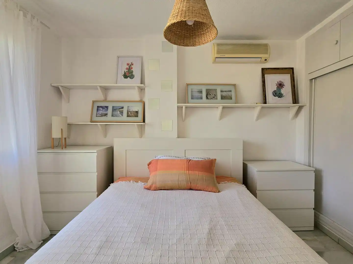 Dormitori de Apartament de lloguer en Estepona Pueblo