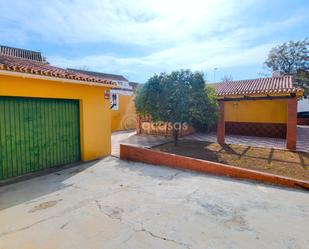 Vista exterior de Casa o xalet en venda en Fuengirola amb Aire condicionat, Calefacció i Jardí privat