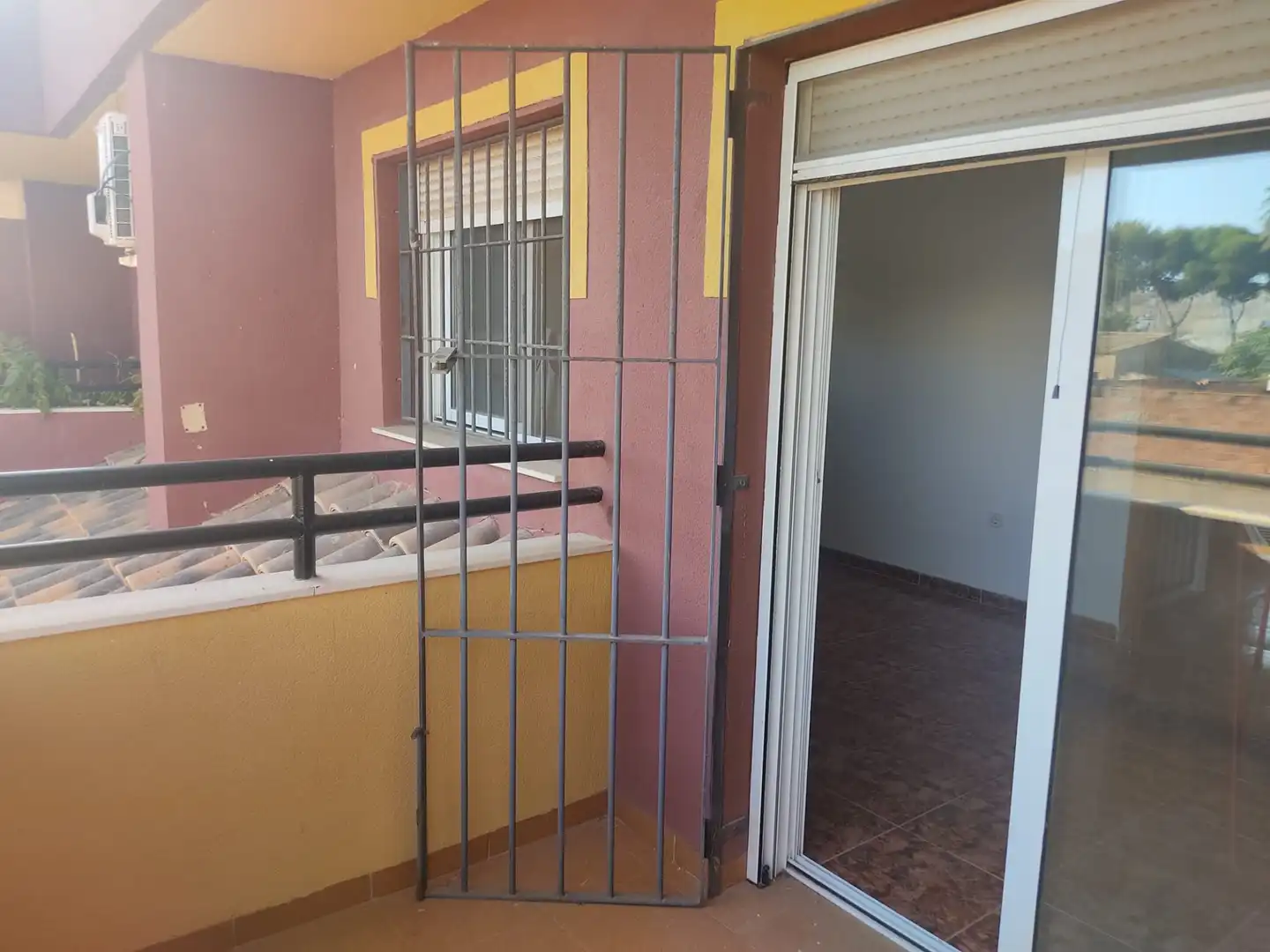 Terrasse von Einfamilien-Reihenhaus zum Verkauf in La Unión mit Klimaanlage, Heizung und Abstellraum