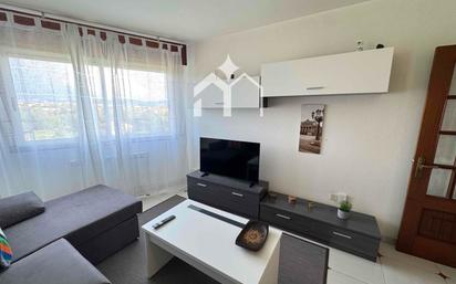 Living room of Flat for sale in Cangas   with Heating, Storage room and Furnished