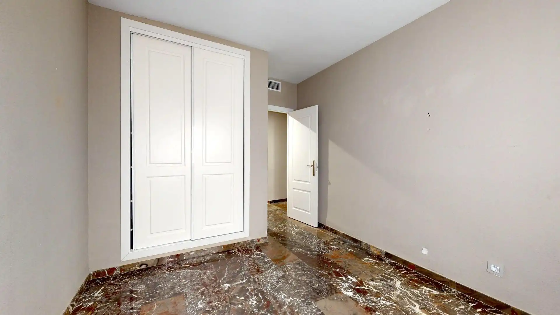 Piso en venta en Córdoba con Aire acondicionado, Terraza y Trastero