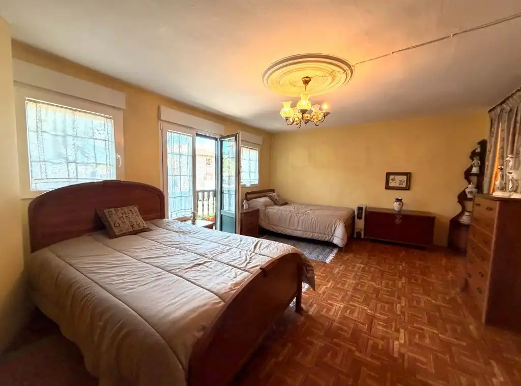 Bedroom of Houses for sale in San Felices de Buelna  with Heating, Private garden and Storage room