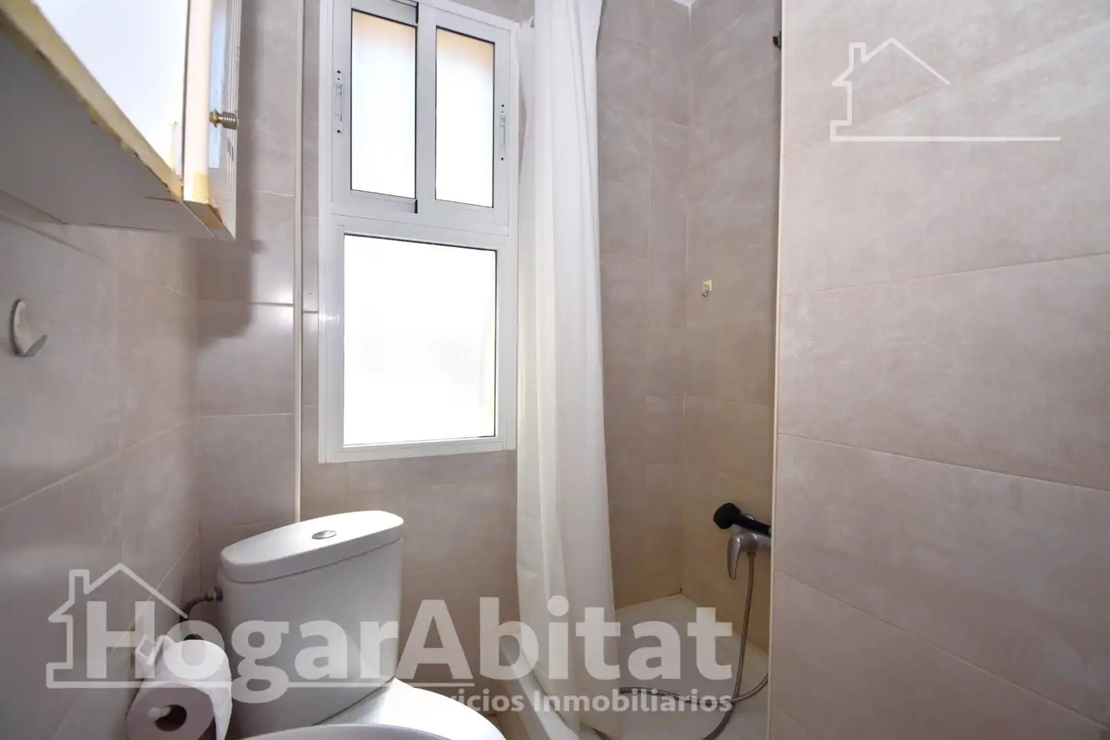Baño de Piso en venta en Sagunto / Sagunt con Aire acondicionado, Calefacción y Amueblado