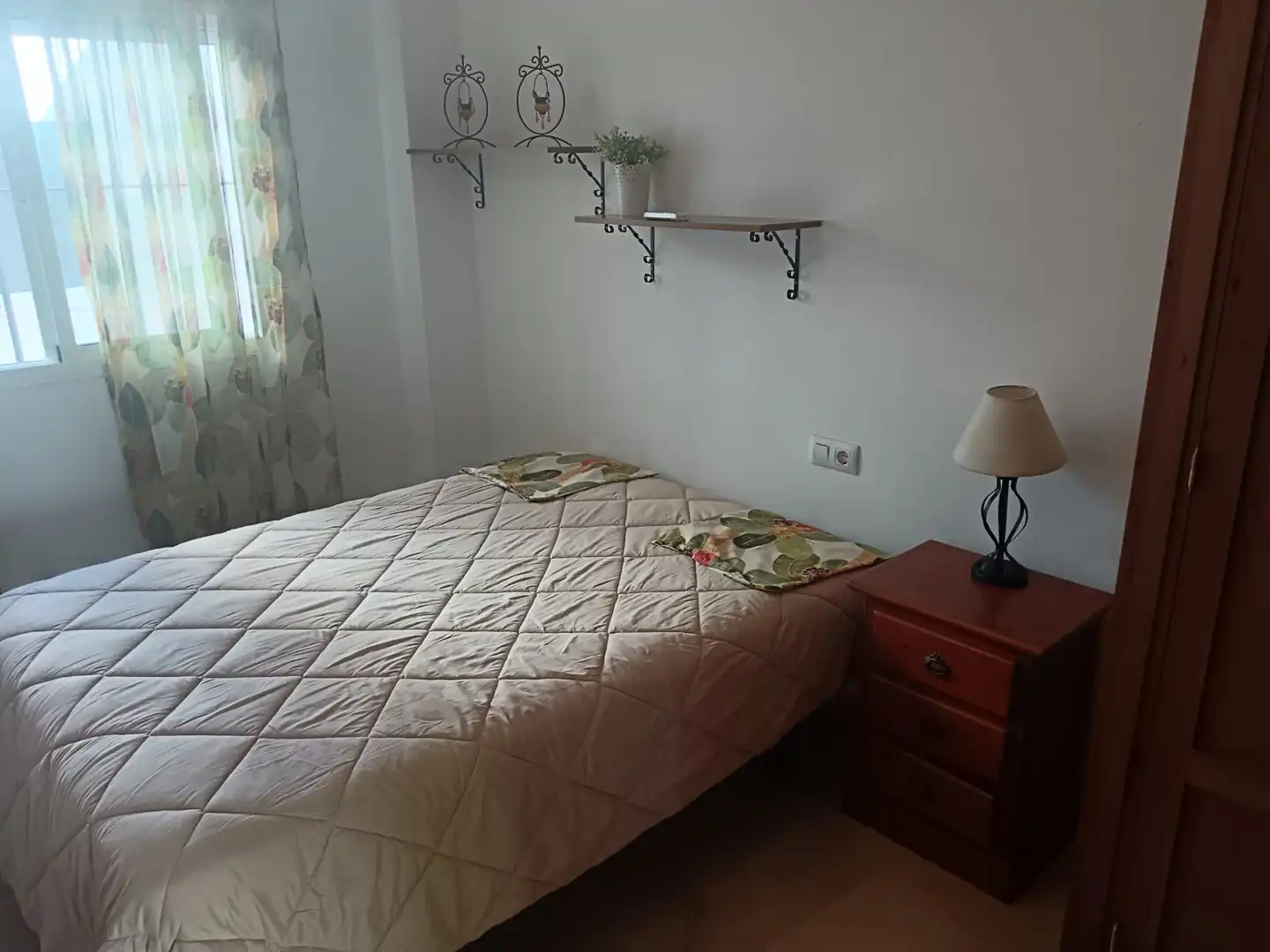 Habitación de Piso en venta en Sanlúcar la Mayor con Aire acondicionado, Calefacción y Terraza