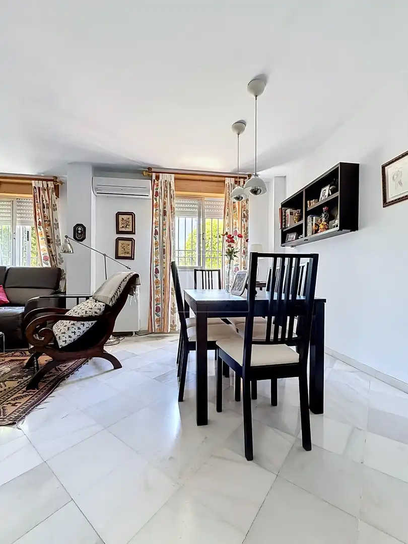 Comedor de Casa adosada en venta en Peligros con Aire acondicionado, Calefacción y Jardín privado